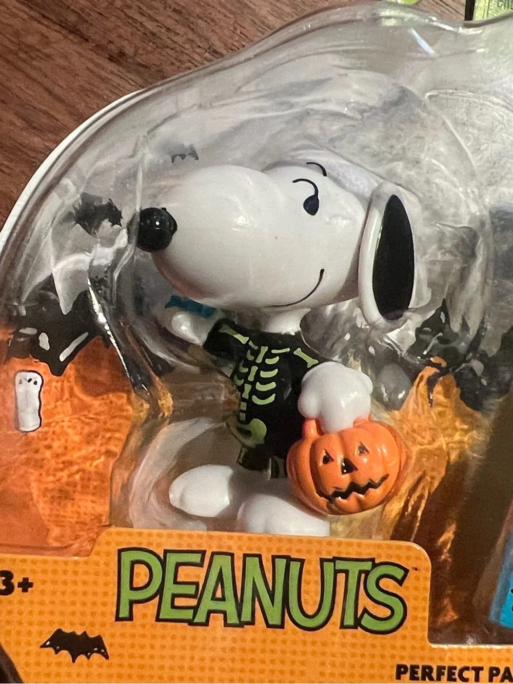 Peanuts Halloween Costume Figures - Green, Snoopy & Franklin